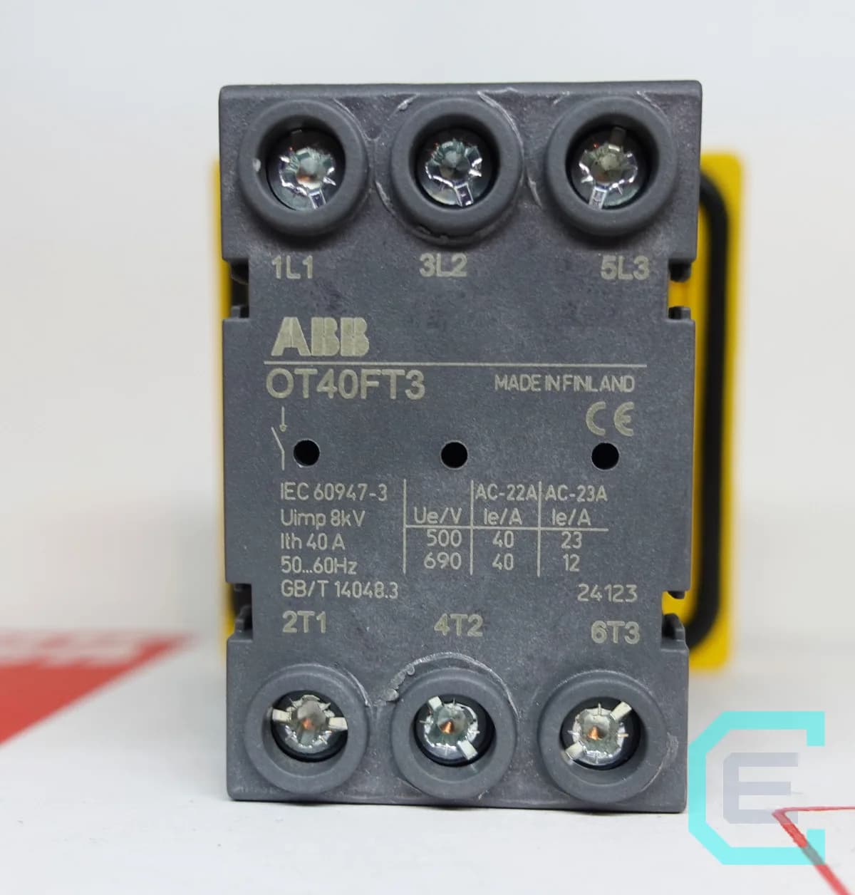 JUEGO DE MANETA Y DESCONECTADOR DE 3x40 AMPER - ABB