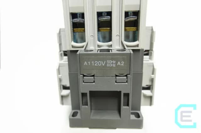 CONTACTOR 3P 50A TERMINALES DE SUJECION, 2NA 2NC, BOBINA A 120 VAC CARLO GAVAZZI - 3 polos